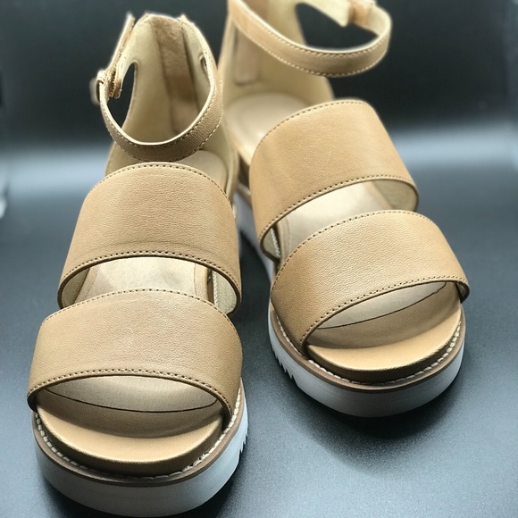 EILEEN FISHER Keno Platform Sandal - Picture 2 of 5